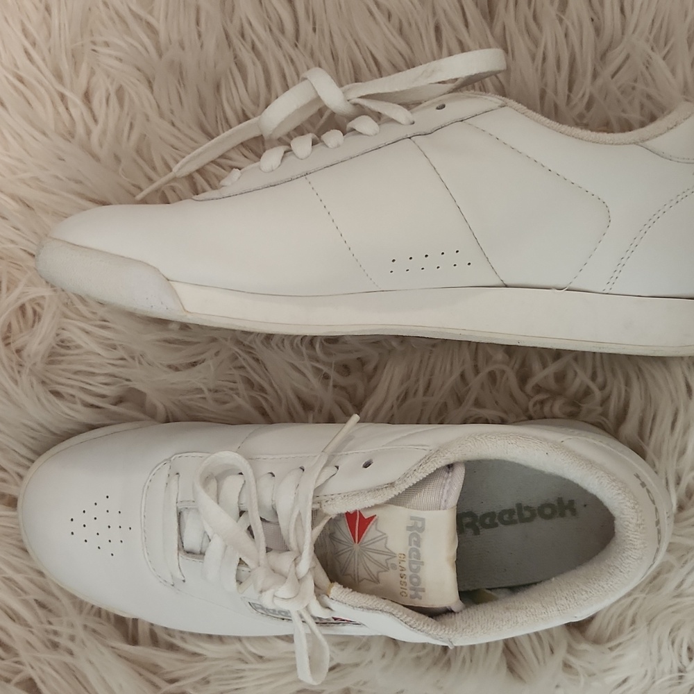 Reebok White Leather Athletic Shoes